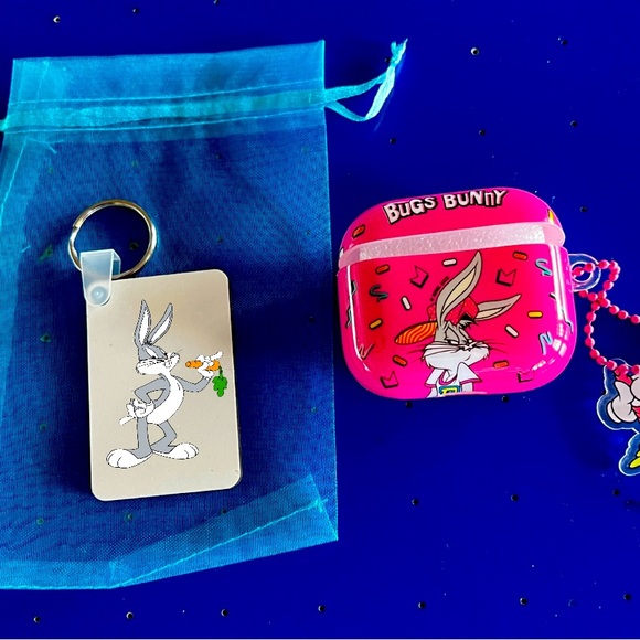 None Other - Bugs Bunny AirPod case & keychain